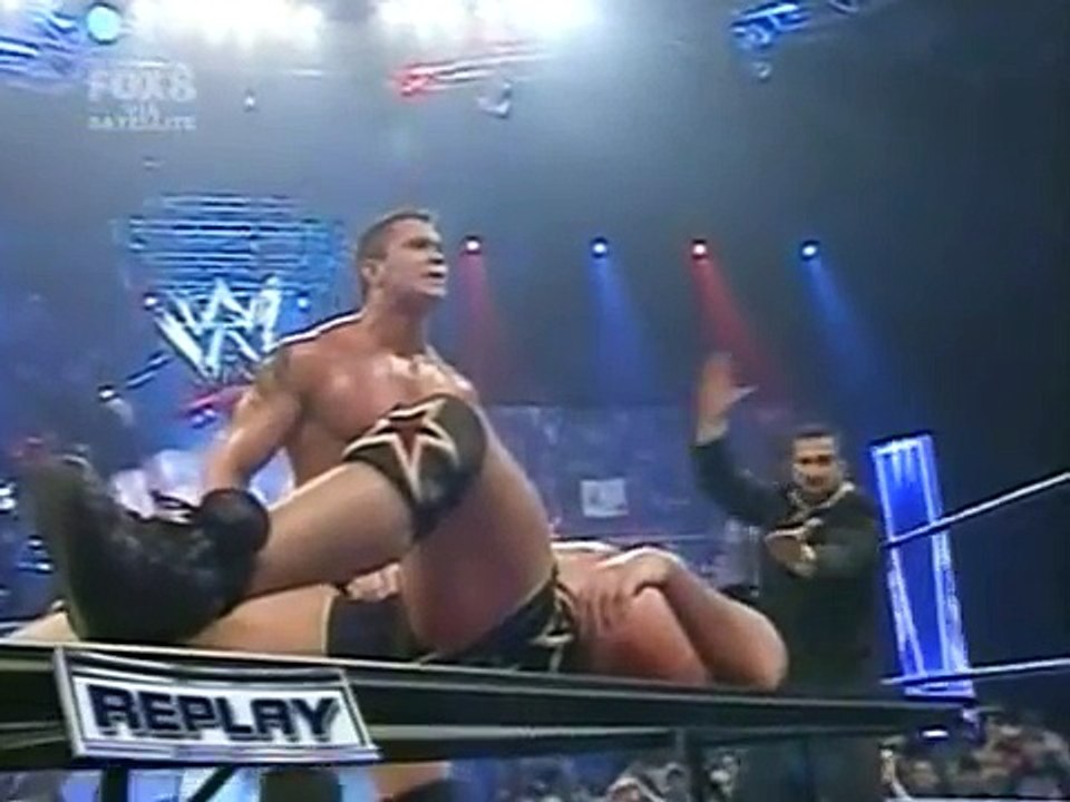 Undertaker Challenges Mark Henry to a match at Wrestlemania 22