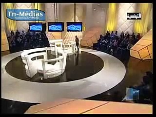 مغرومة بالرقص الشرقي تستنجد بحكمة شقيقتها الكبرى في عندي مانقلك