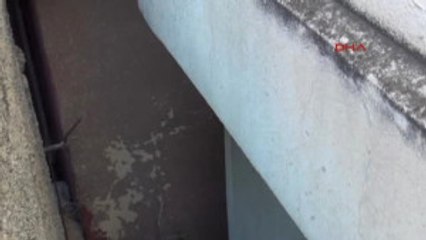 Adana 2 Katlı Binadan Düşün Yaşlı Adam Sağlık Görevlilerine Direndi