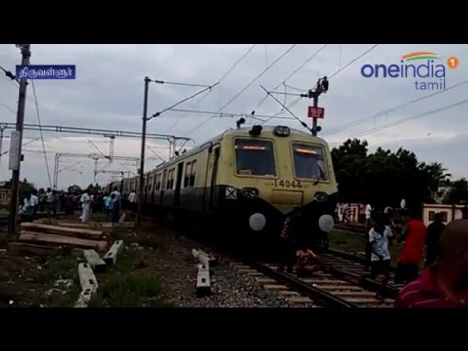 Electric train derails near Ponneri