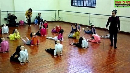TẬP 9 - KHỞI ĐỘNG CHÂN - Lớp Múa thức tỉnh Trường Cao đẳng Múa Việt Nam