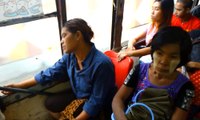 ミャンマーのバス,日本からかー,Myanmar, Yangon,Bus
