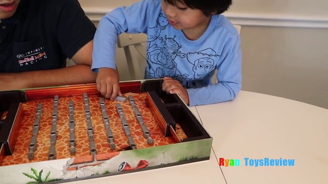 BUGS IN THE KITCHEN game for kids Hexbug Nano Family Fun Game Night Egg Surprise Toys