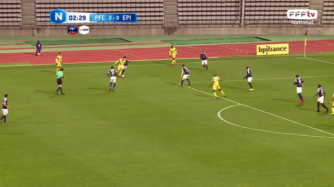 Première frappe du match côté Epinal