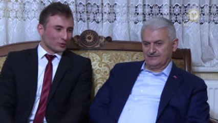 Başbakan Yıldırım, 15 Temmuz Gazisi Burak Kocabaş'ı Ziyaret Etti