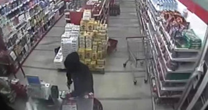 Silahlı Market Soyguncuları, Polis Ekipleri Tarafından Suçüstü Yakalandı