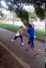 duel pisau,wajib tonton.....endingnya mantap