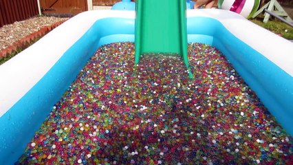 Toys AndMe | Bad Baby Messy Orbeez Bath Party Spa ORBEEZ POOL PARTY WATER BALLOON BOMB FIG