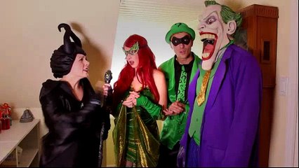 Frozen Elsa & Spiderman BREAK UP?! w/ Joker Princess Anna Belle Bad Baby Joker Girl! Superhero Fun