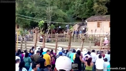 EL PUEBLO ENTERO EN EL JARIPEO RANCHERO LOS MEJORES TOROS SALVAJES Y BRAVOS MAR 2017