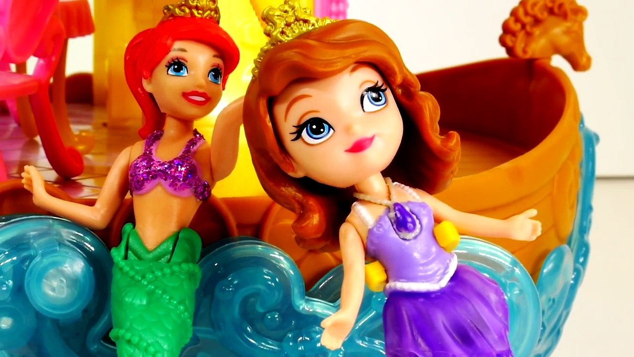 Mermaid Sofia the First Sea Palace 2-in-1 Floating Playset Her First Vacation Underwater B