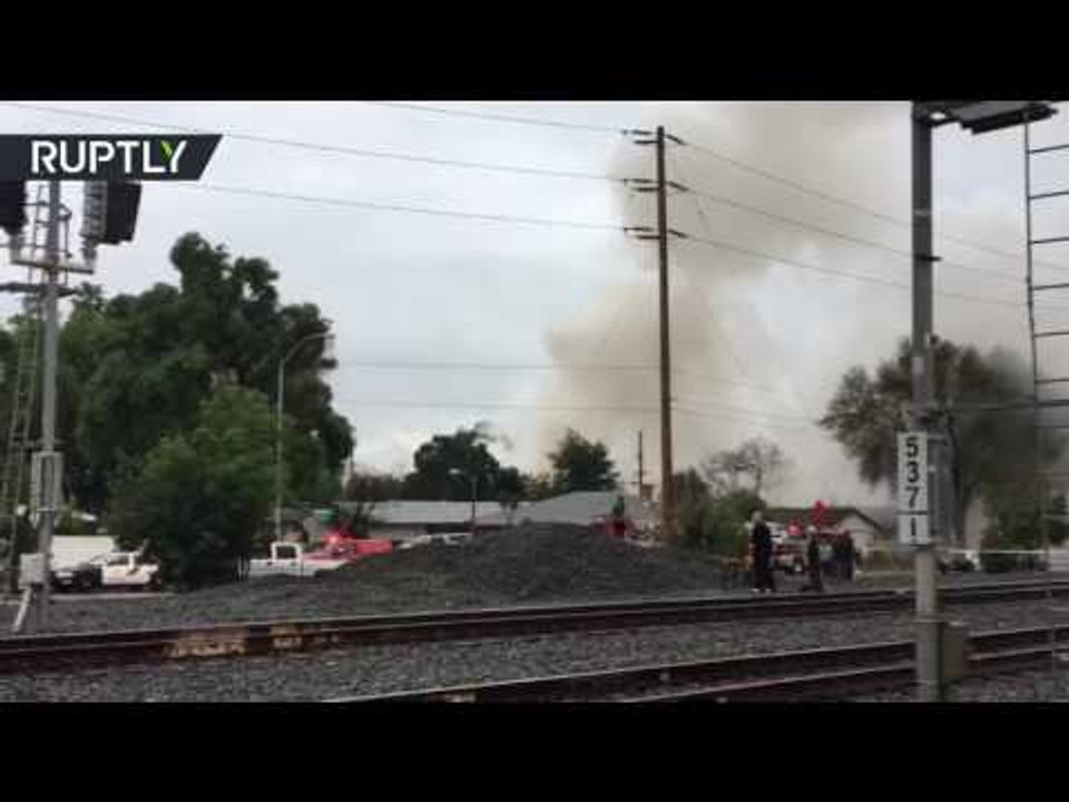 4 killed, 2 injured as plane crashes into California residental area