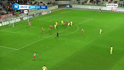 Le coup franc ne donne rien.