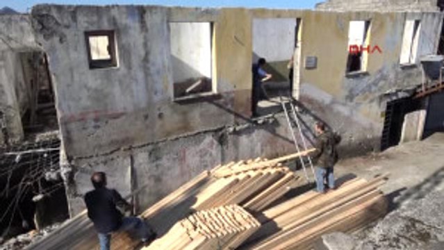 Rize Mezun Oldukları Köy Okulunun Tadilatı Için Işe Koyuldular