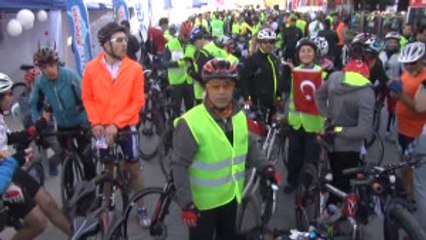 Şehitler İçin Pedal Çeviriyorlar