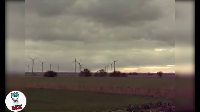 UFO crash hits wind turbine. Fail UFO crash ¦¦ Windmill Fire Best ¦¦ Turbine CRASH