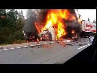 Car Crashes-Shocking dash camera HD #176