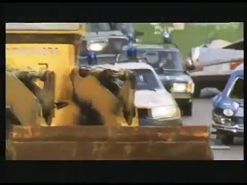 CRAZY OPERATOR BRUTAL CRASH FRONT LOADER  fail destroys excavator disaster accidente muy fuerte