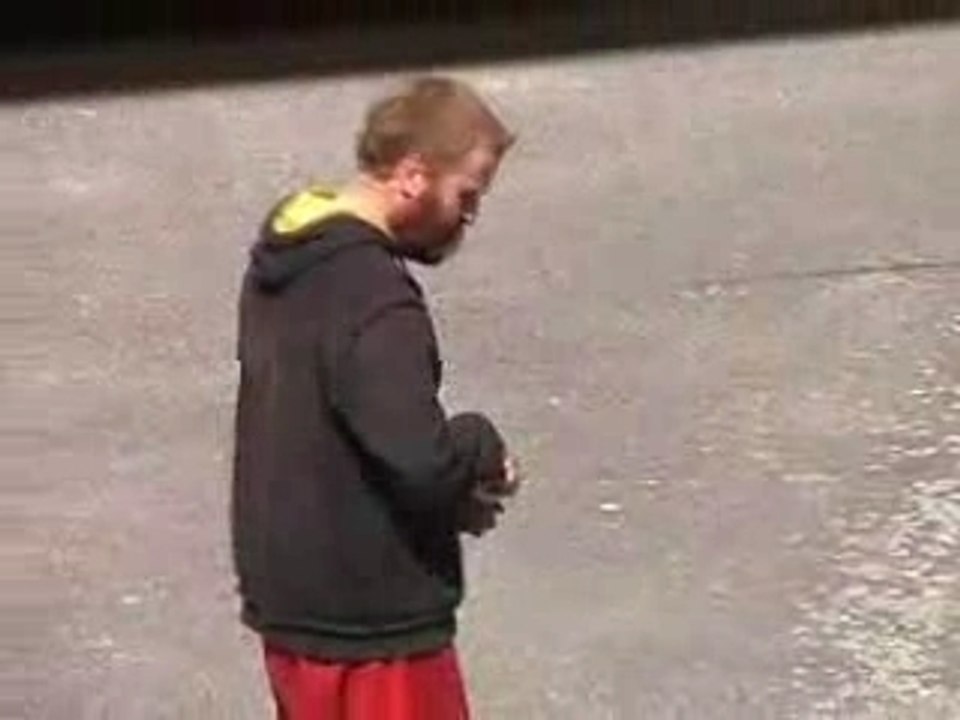 Clochard contre l'homme invisible !