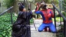 Superheroes in New York Elsa vs Maleficent. SuperHeroes in real life by Emi TV Lyrics