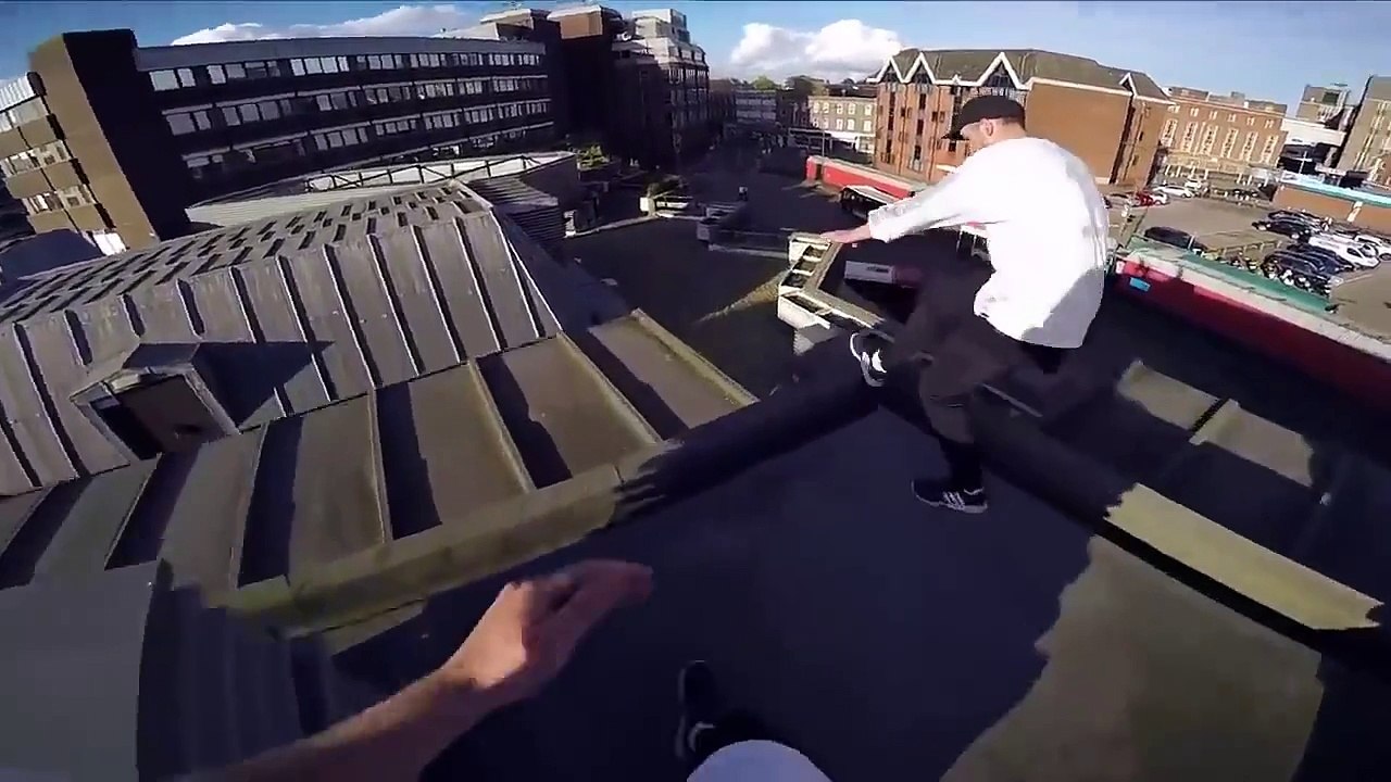 警察から逃走! エスケープ・パルクール POV