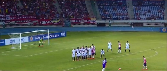 Quand le gardien de but vient tirer son coup franc !