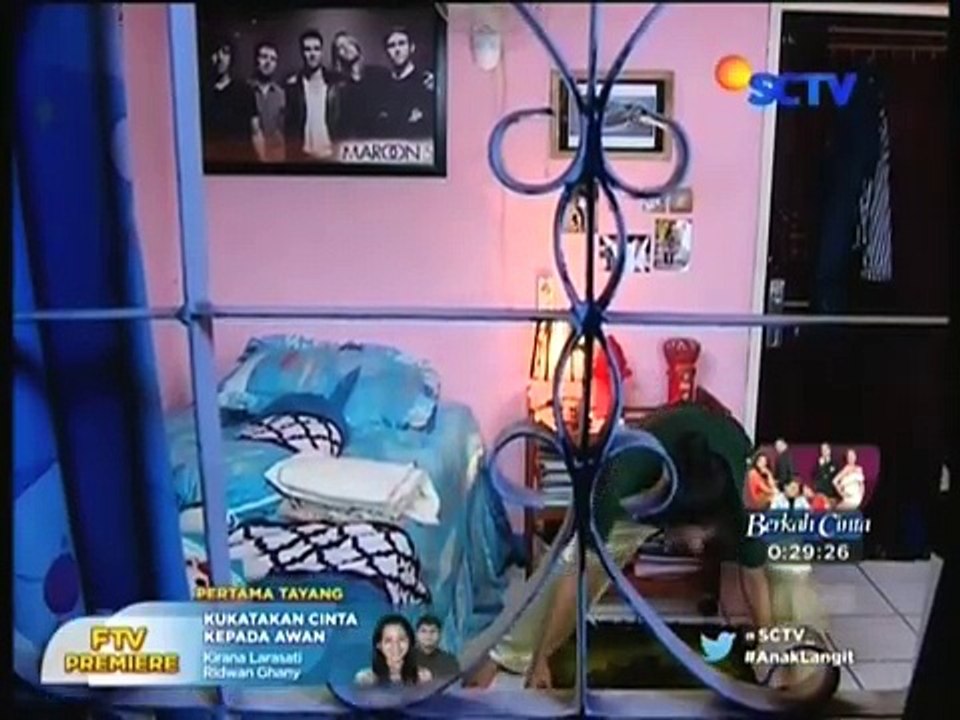 Scene EMON AL061062