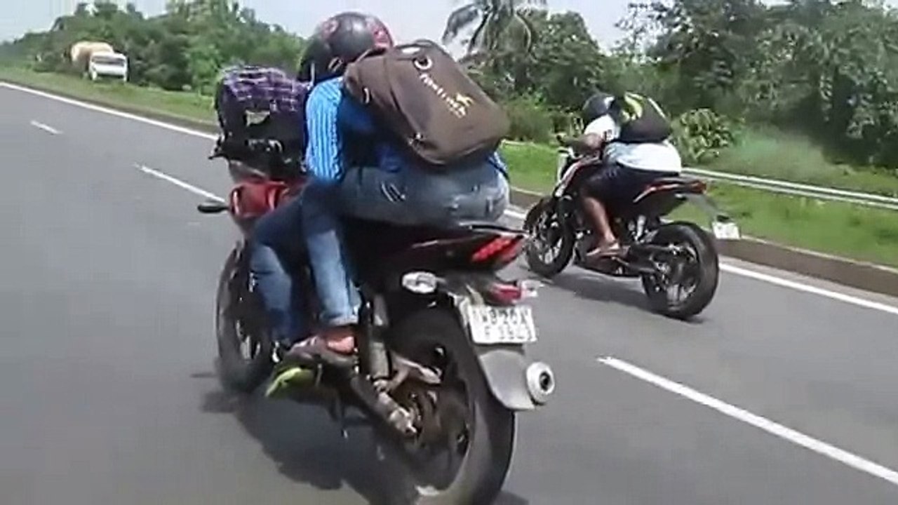 PULSAR_220f_vs_Duke_200_vs_CBR_150R