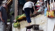 VnExpress | Thời sự | Dân Sài Gòn vất vả vượt bậc tam cấp để vào nhà