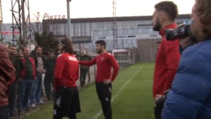 Samsunsporlu Futbolcular ile Taraftarlar Arasında Gerginlik