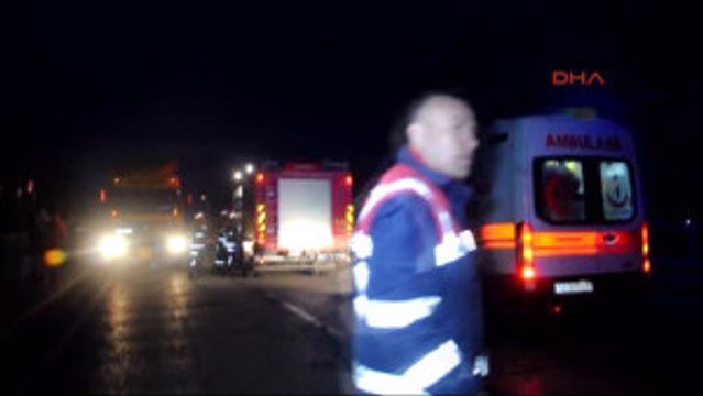 Sakarya Otoyolu Ulaşıma Kapatan Intihar Girişimi