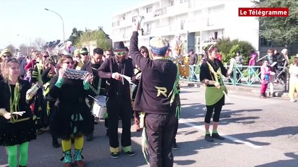 Vannes. La fête des couleurs au carnaval de Ménimur