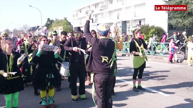 Vannes. La fête des couleurs au carnaval de Ménimur
