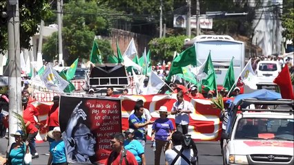 Salvadoreños piden justicia por asesinato de monseñor Romero