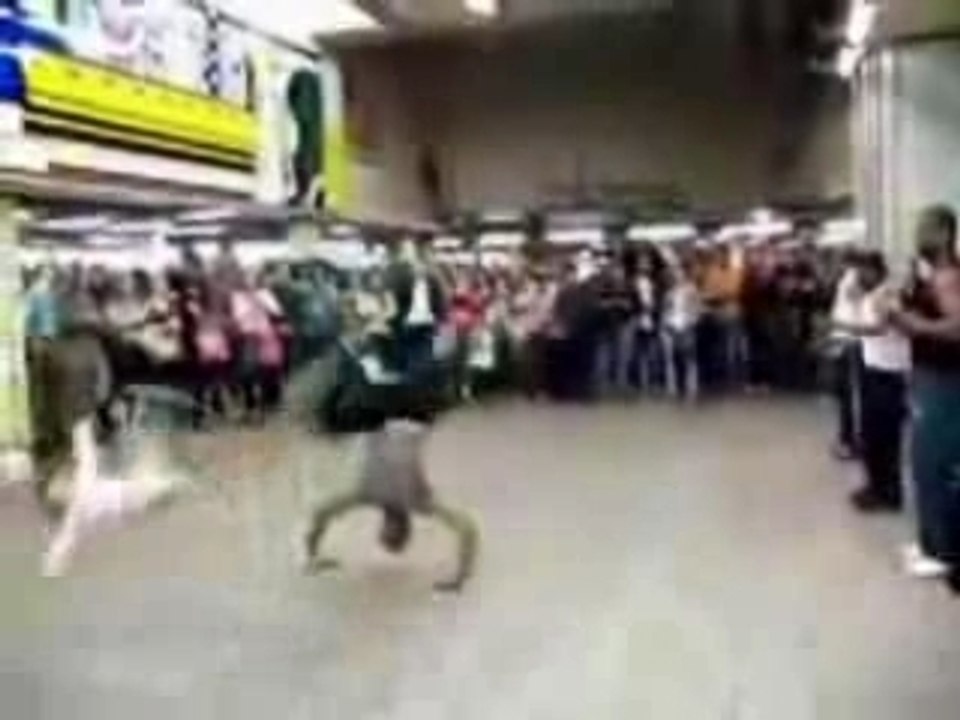 Street fighter baby kick