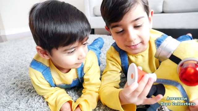 MALEFICENT PRANKS Minions EVIL GIANT MINION POOPING Minions Banana Mini Movie Snake ATTACK