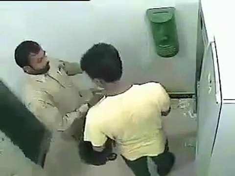 ان حرام زادوں کو بے نقاب کرنے کے لیے یہ ویڈیو شیئر کریں