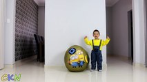 Super Giant Minions Surprise toys egg Opening Minion Bob Stuart Phil Ckn Toys-O8HpdgN