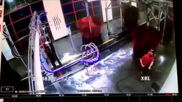 Epic Fail - Car wash employee gets stuck on automatic car wash spinning scrubber BestDramaTv.Net
