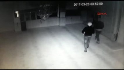 Aksaray Camiden Kuran Çalan 2 Kişi Tutuklandı