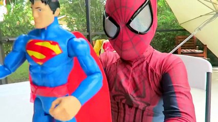 Spiderman vs Joker vs Pink Spidergirl - Epic Pool Battle! - Venom, Two Face, Joker Girl, Two-Face-XRKD