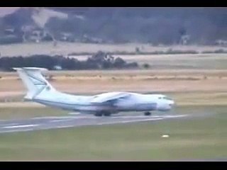 Russian IL-76 attempts to crash during takeoff http://BestDramaTv.Net
