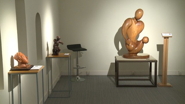 Once artistas ciegos muestran sus esculturas