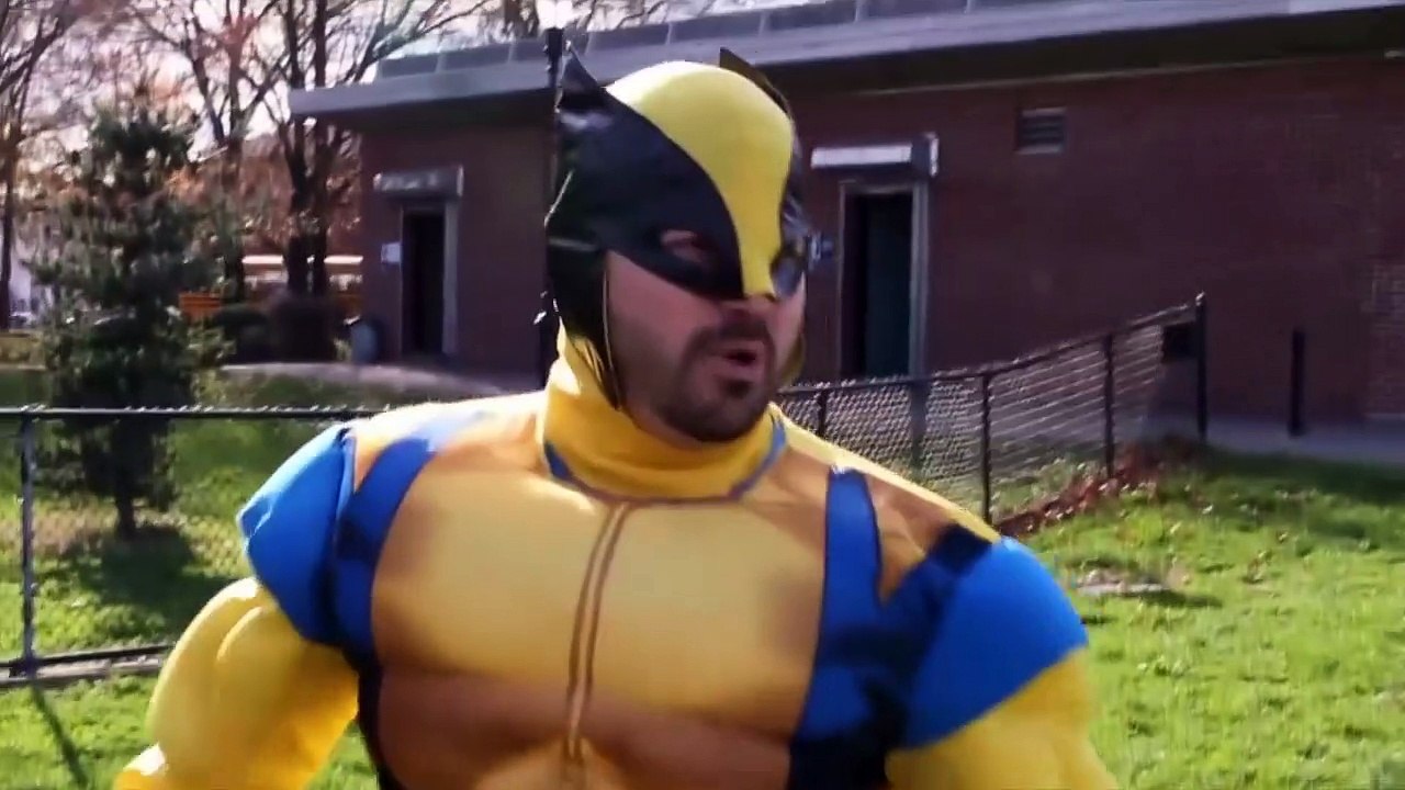 LOGAN WOLVERINE vs DEADPOOL IRL - Spiderman & Hulk Superheroes Change Color In Real Life-eL4ngQ