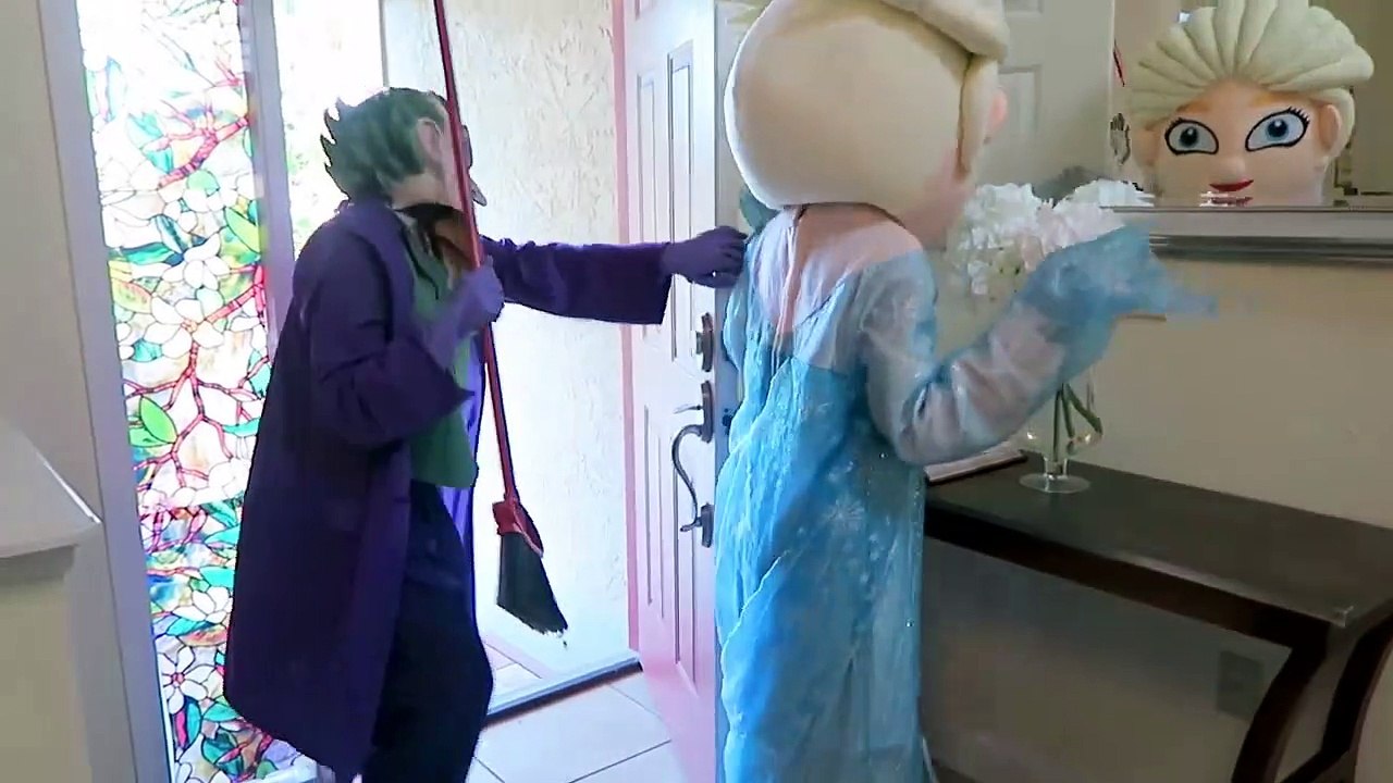 Frozen Elsa Loses Her Head! - Spiderman vs Frozen Elsa vs Joker - w_ Rainbow Hair - Disney Princess-52cc8Fh