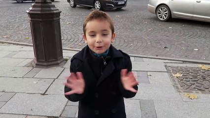 VLOG - Shopping sur les Champs-Élysées  - Fnac, Disney Store et Quick-ztVPsLA