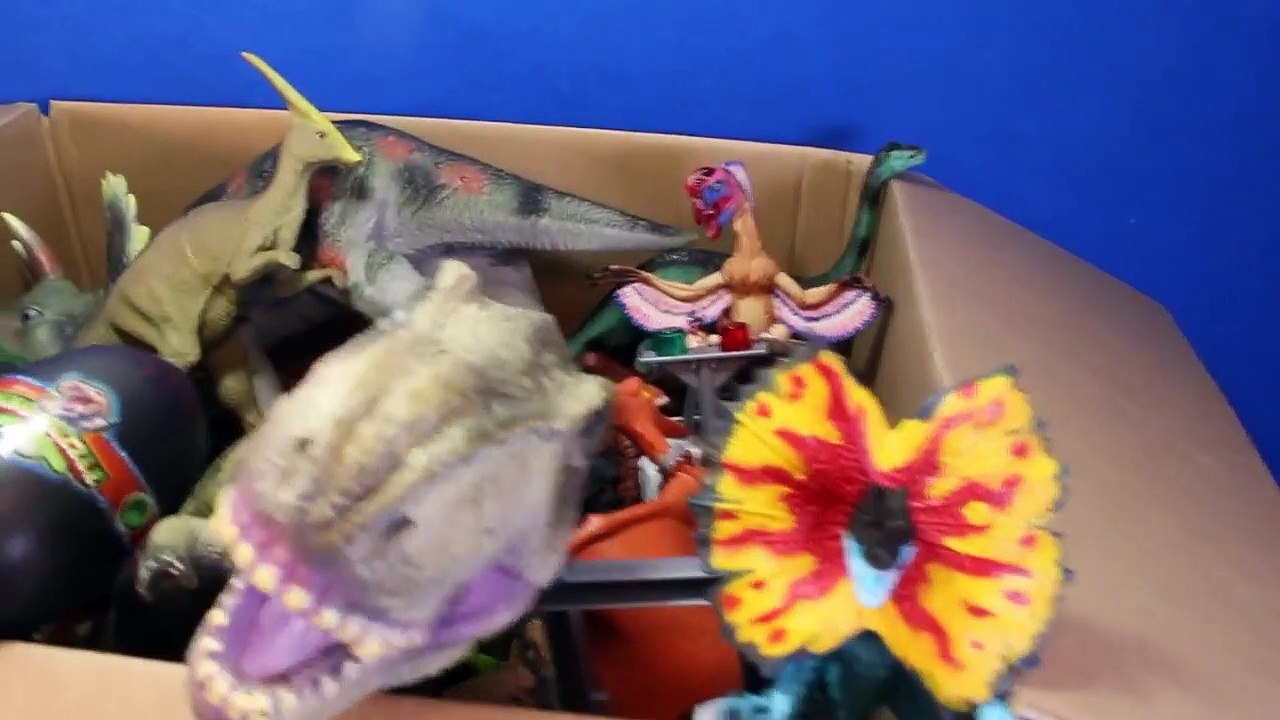 DINOSAURS What's in the Box Toy Dinosaur GIVEAW...