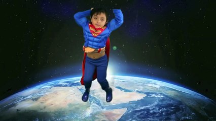 GIANT EGG SURPRISE BATMAN vs SUPERMAN TOYS Dawn of Justice SUPERHERO BATTLE Parody Opening real life-B8XXc