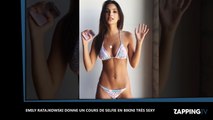 Emily Ratajkowski ultra sexy en bikini donne un cours de selfie (Vidéo)