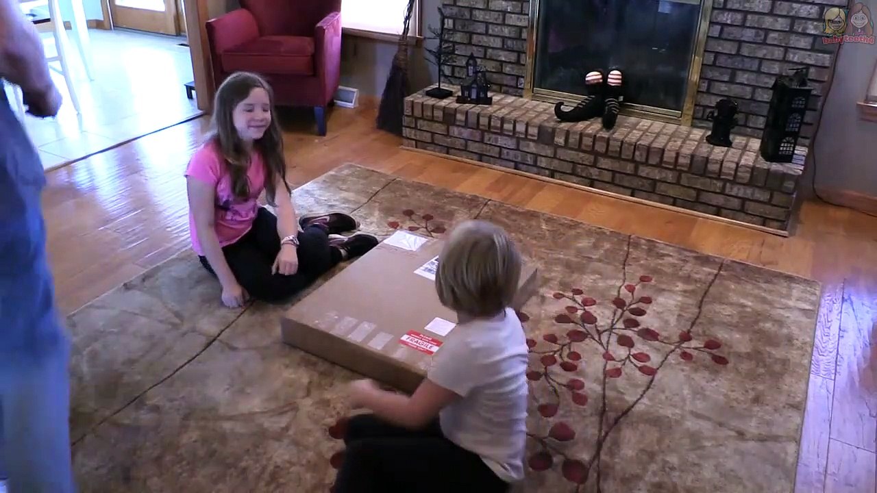 Gold Play Button unboxing! _ Life With Jillian & Addie _ Babyteeth4-H86hAeO9